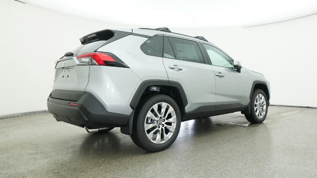 2025 Toyota RAV4 XLE Premium photo 21
