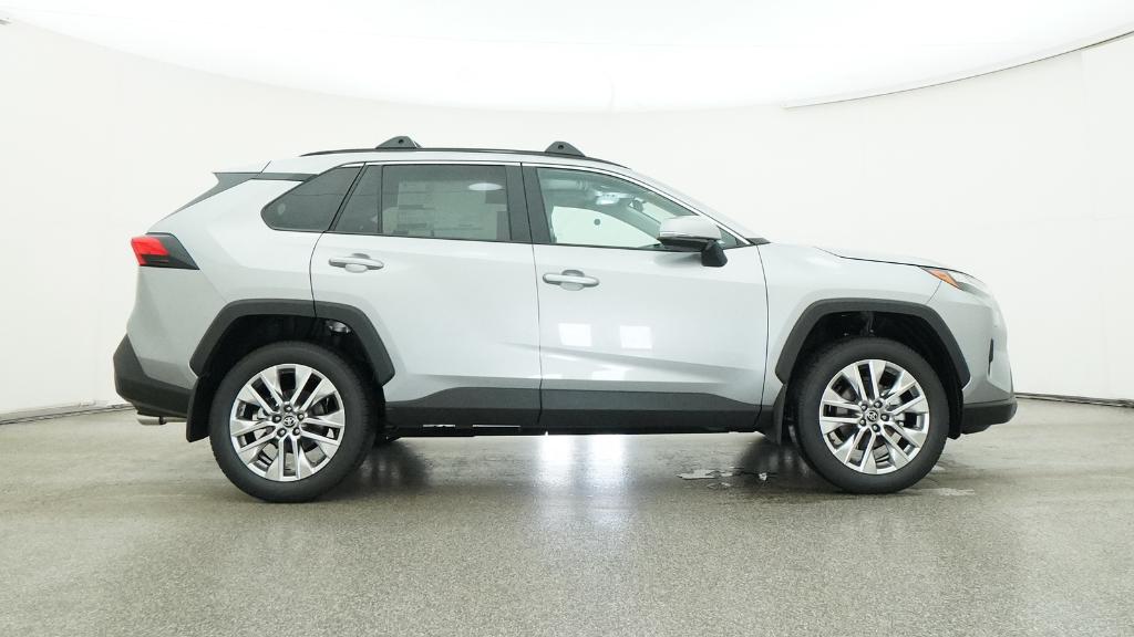 2025 Toyota RAV4 XLE Premium photo 26