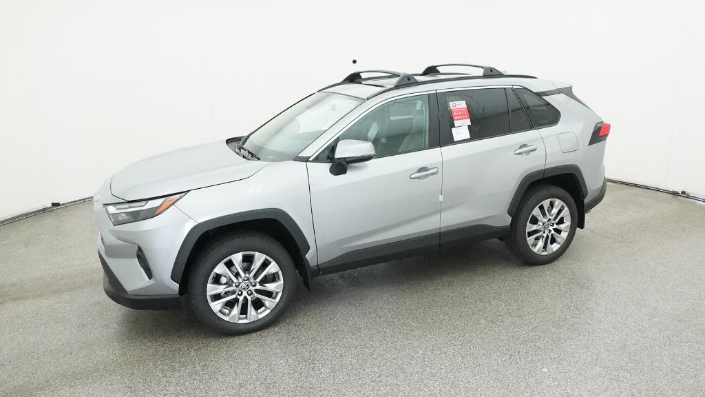 2025 Toyota RAV4 XLE Premium photo 7