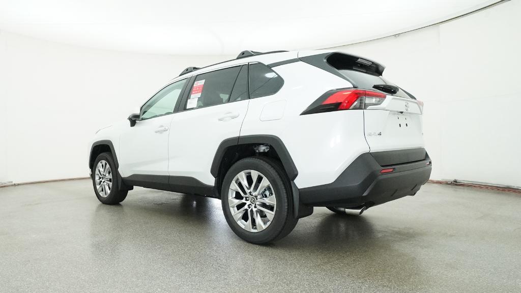 2025 Toyota RAV4 XLE Premium photo 13