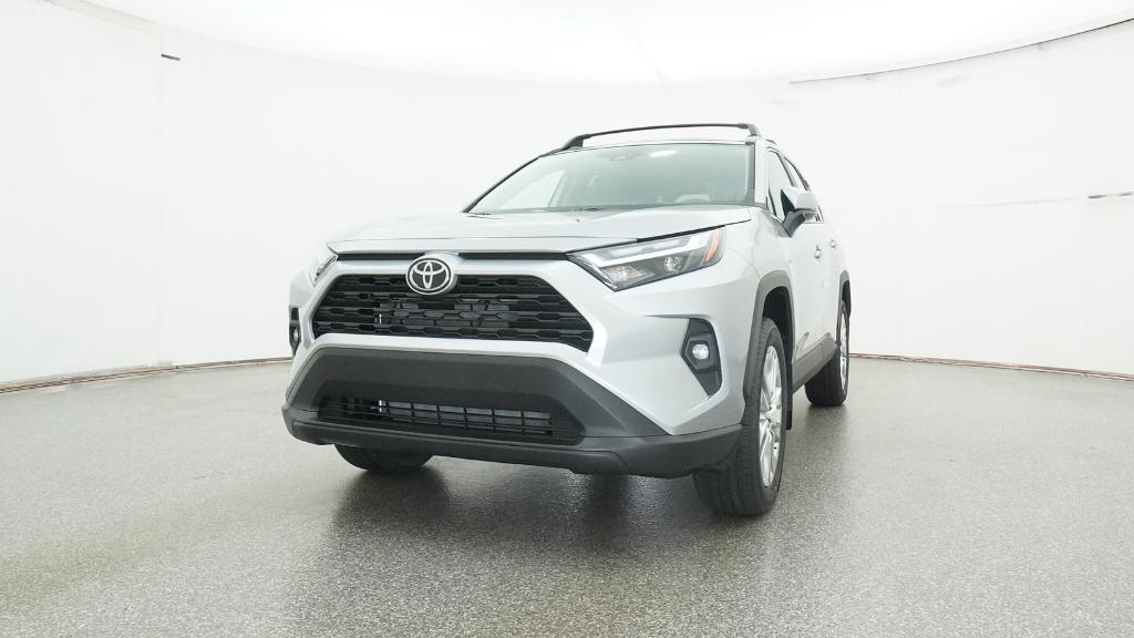 2025 Toyota RAV4 XLE Premium photo 4