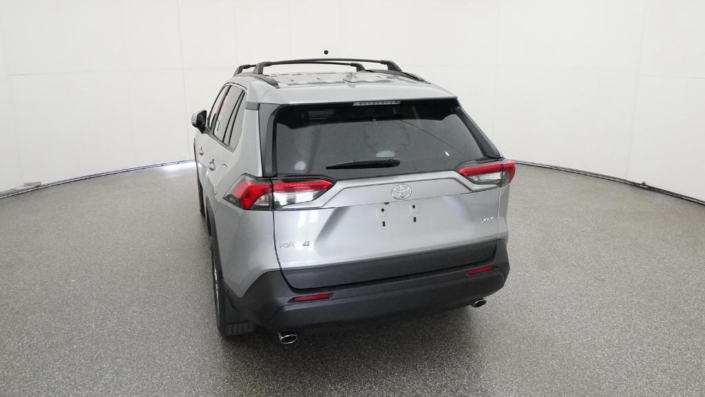 2025 Toyota RAV4 XLE Premium photo 2