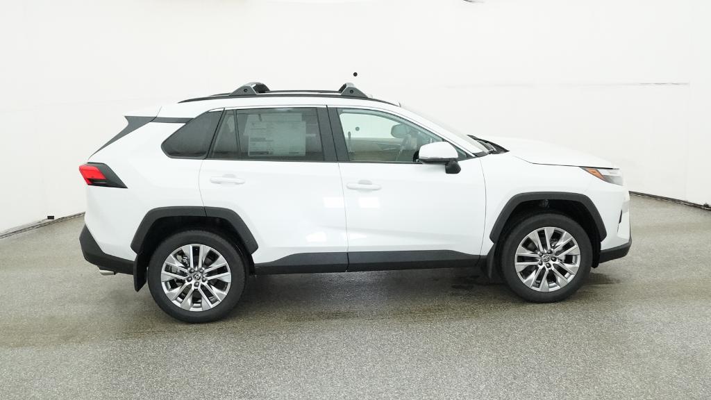 2025 Toyota RAV4 XLE Premium photo 25
