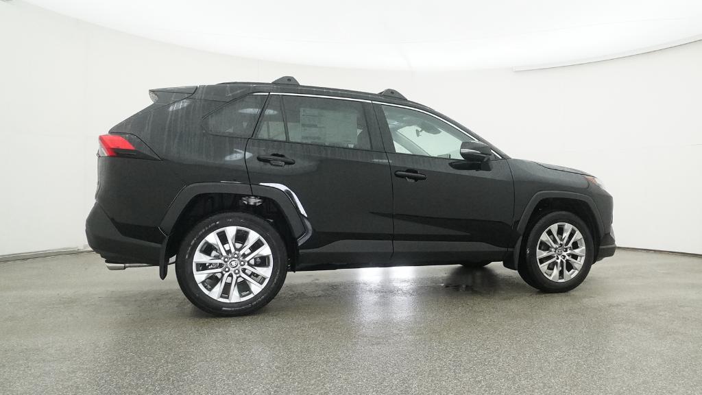 2025 Toyota RAV4 XLE Premium photo 19