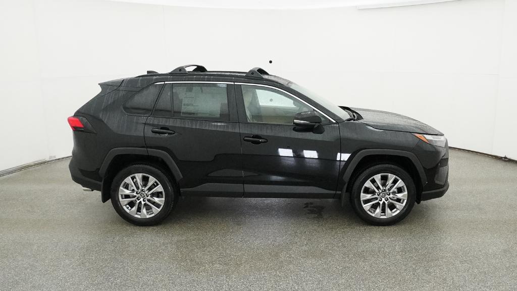 2025 Toyota RAV4 XLE Premium photo 21