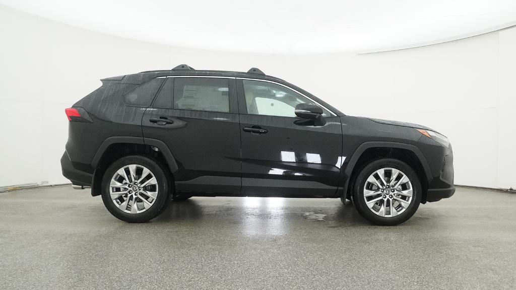 2025 Toyota RAV4 XLE Premium photo 22