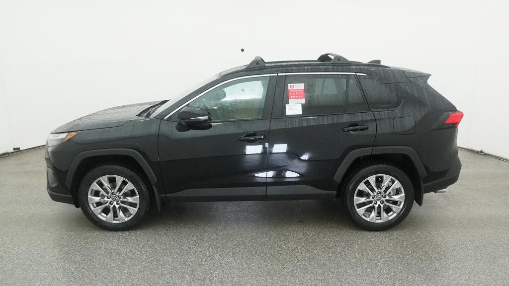 2025 Toyota RAV4 XLE Premium photo 5