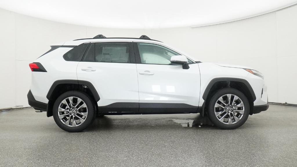 2025 Toyota RAV4 XLE Premium photo 25