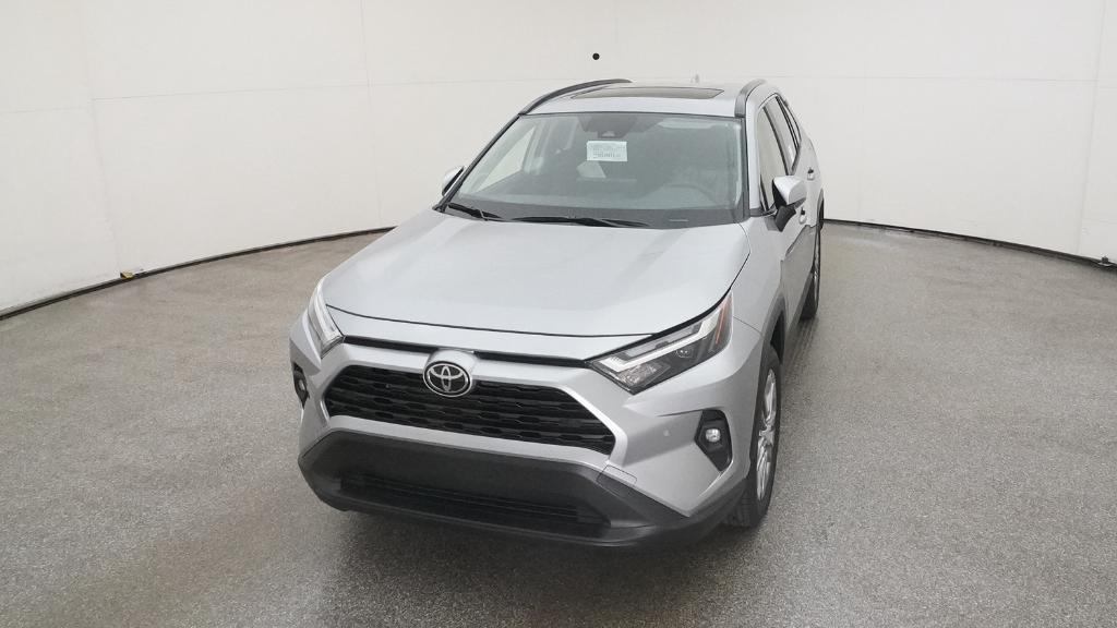 2025 Toyota RAV4 XLE Premium photo 4