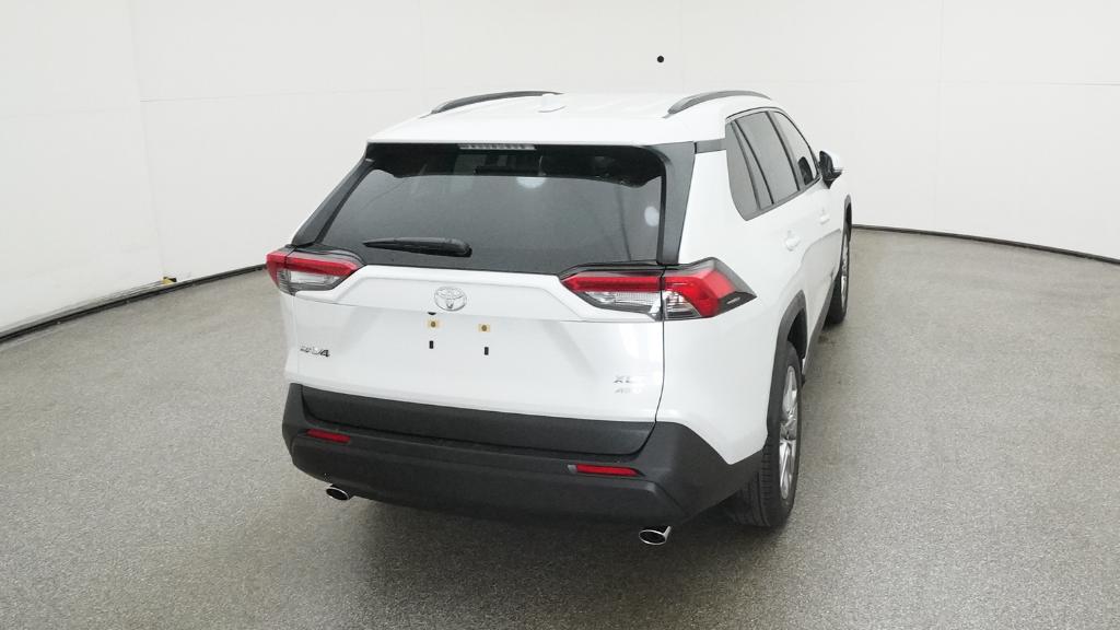 2025 Toyota RAV4 XLE Premium photo 18