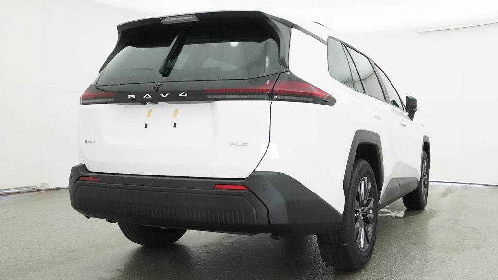 New 2026 Ice Cap Toyota  XLE Premium image 12
