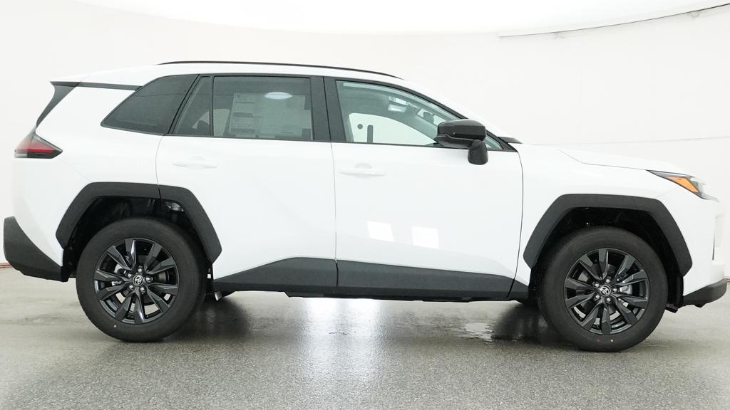 New 2026 Ice Cap Toyota XLE Premium image 13