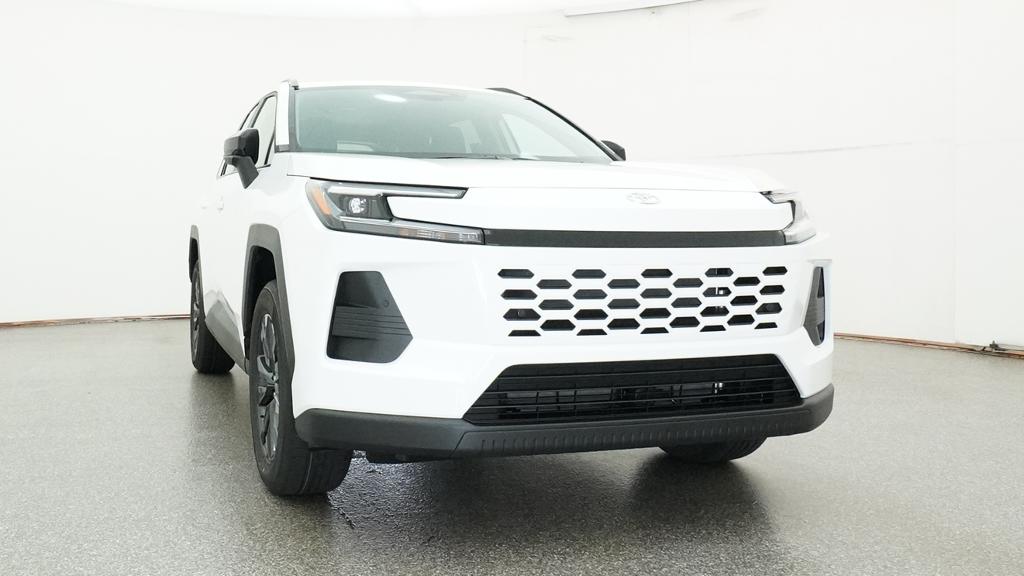 New 2026 Ice Cap Toyota XLE Premium image 7
