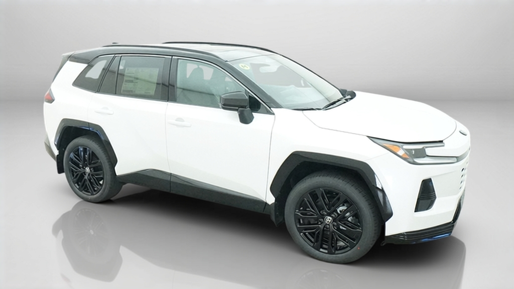 New 2026 Wind Chill Pearl with Midnight Black Metallic roof <sup>1</sup> Toyota  XSE image 6