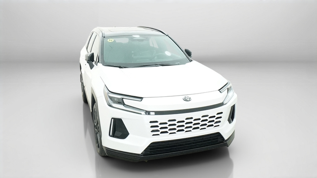 New 2026 Wind Chill Pearl with Midnight Black Metallic roof <sup>1</sup> Toyota  XSE image 4