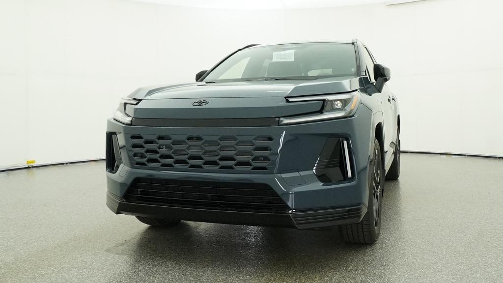 New 2026 Storm Cloud with Midnight Black Metallic roof <sup>1</sup> Toyota  XSE image 7
