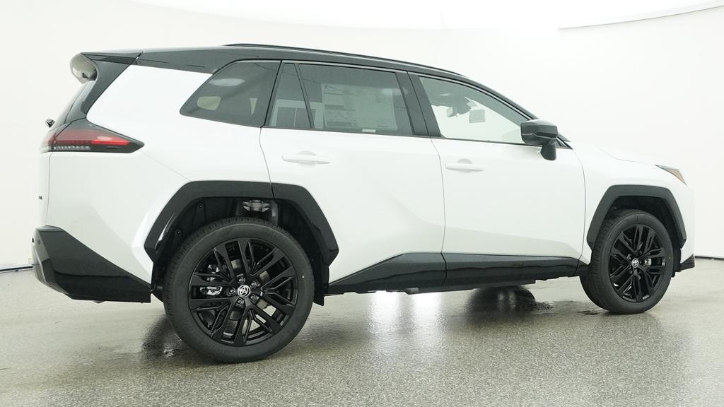 New 2026 Wind Chill Pearl with Midnight Black Metallic roof <sup>1</sup> Toyota  XSE image 15
