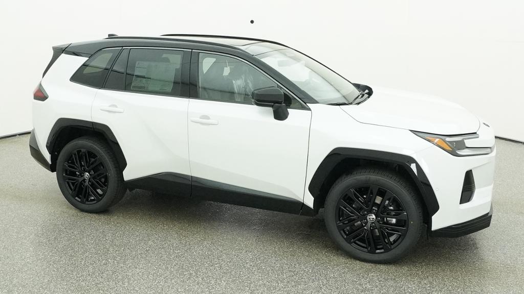 New 2026 Wind Chill Pearl with Midnight Black Metallic roof <sup>1</sup> Toyota  XSE image 12