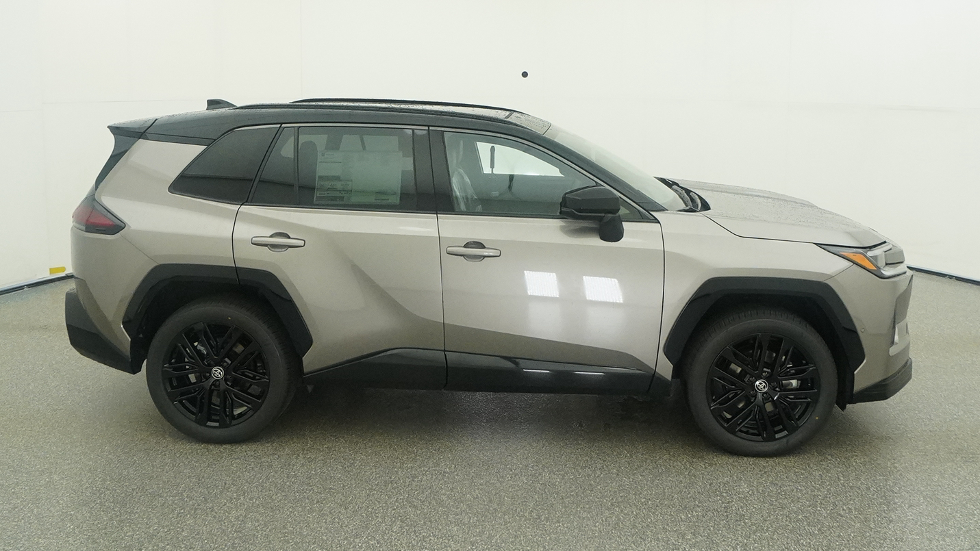 New 2026 Meteor Shower with Midnight Black Metallic roof <sup>1</sup> Toyota  XSE image 34