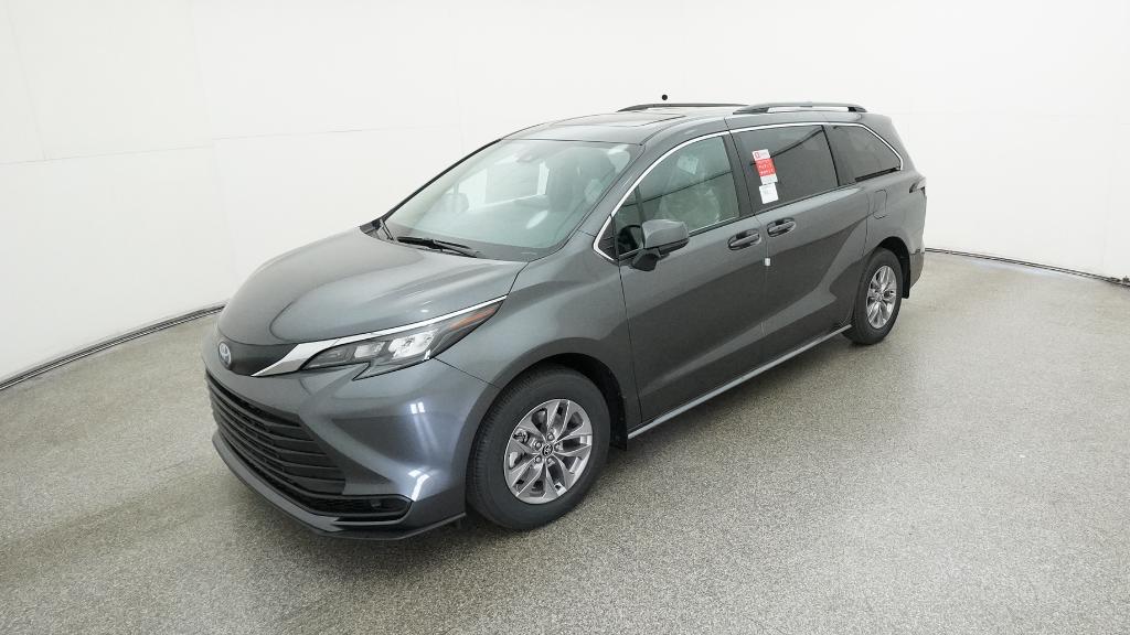 2025 Toyota Sienna LE