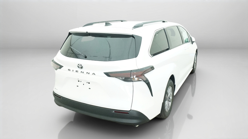 2026 Toyota Sienna LE Mini-van, Passenger Slide 9