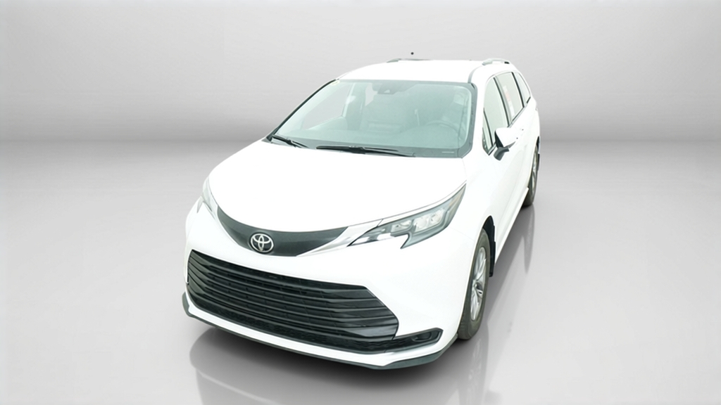 2026 Toyota Sienna LE Mini-van, Passenger Slide 2