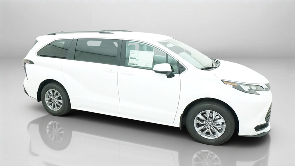 2026 Toyota Sienna LE Mini-van, Passenger Slide 13