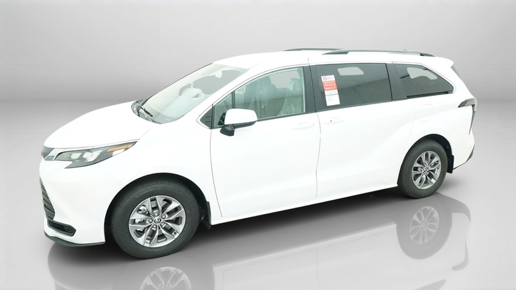 2026 Toyota Sienna LE Mini-van, Passenger Slide 3