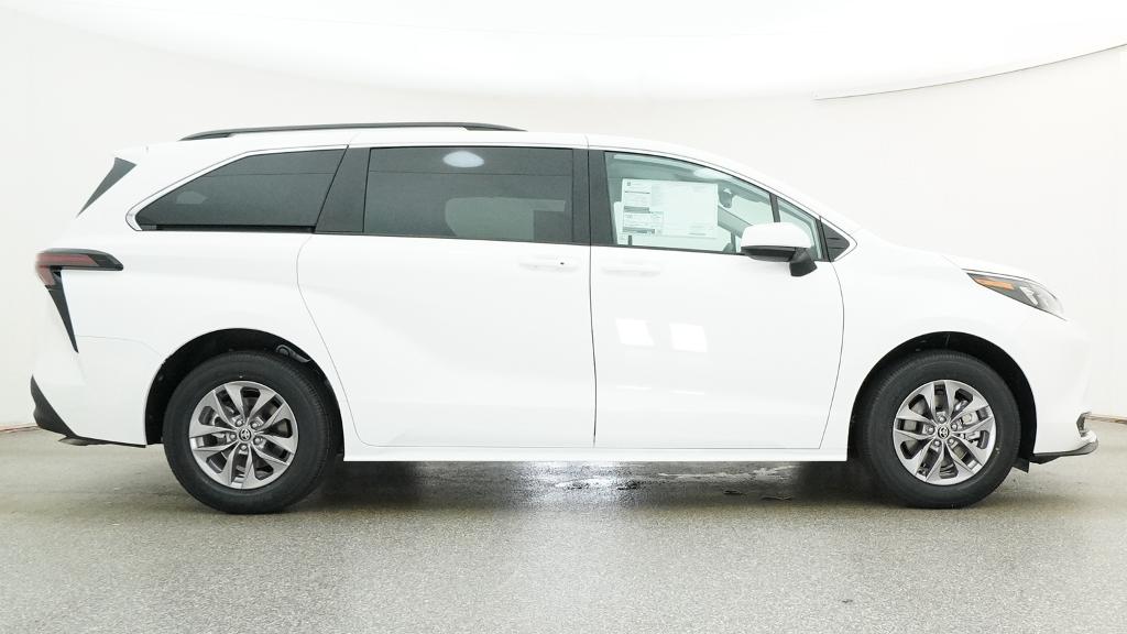 New 2026 Ice Cap Toyota  LE image 13