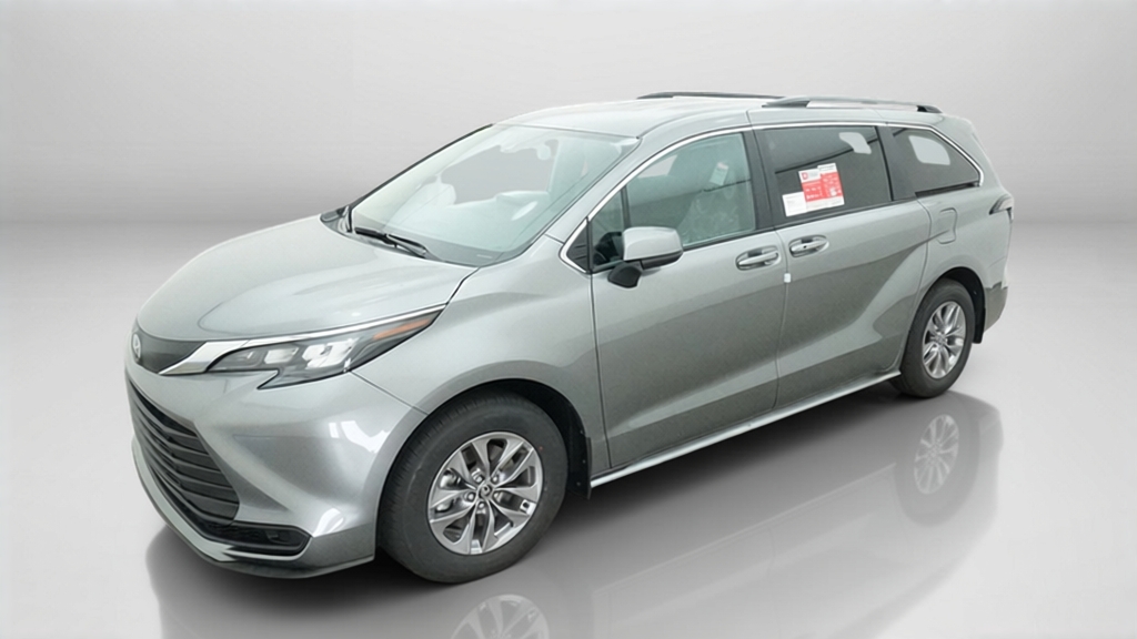 2026 Toyota Sienna LE