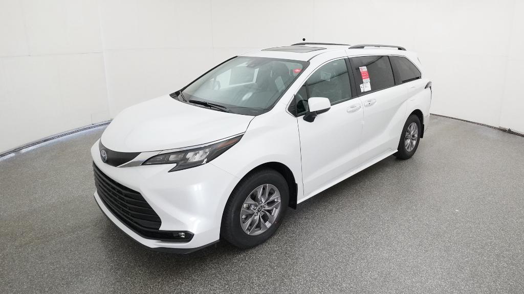 2025 Toyota Sienna XLE
