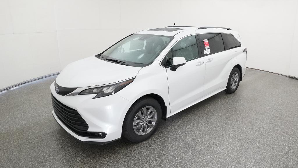 2025 Toyota Sienna XLE