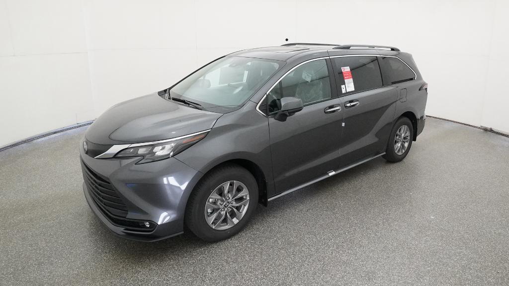 2025 Toyota Sienna XLE