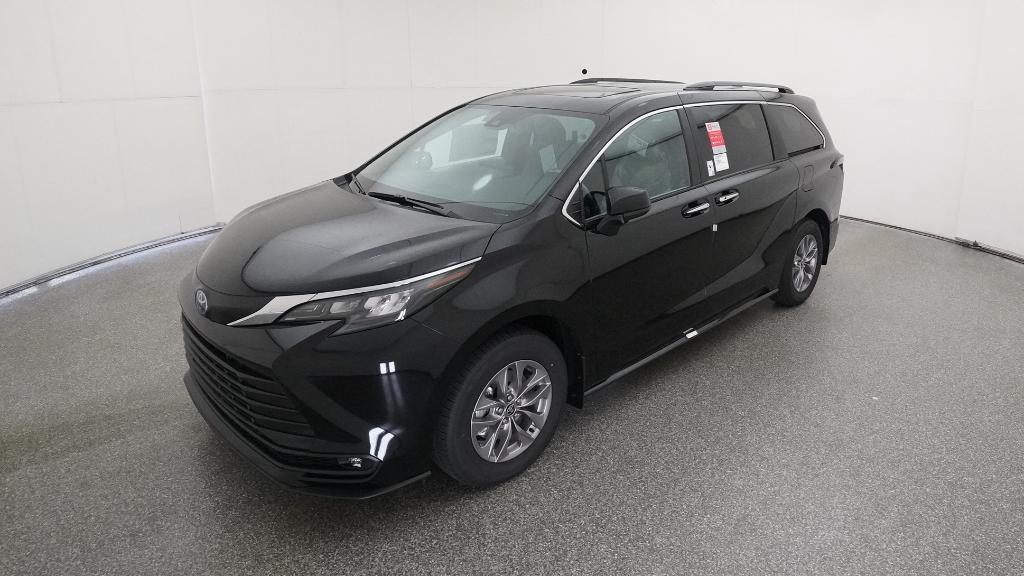 2025 Toyota Sienna XLE
