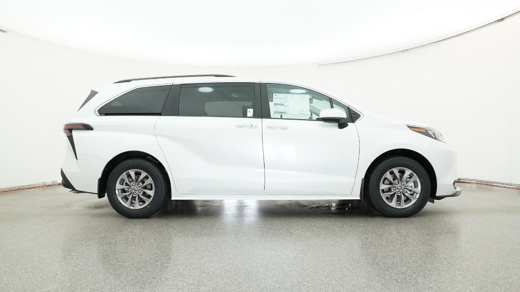 New 2026 Wind Chill Pearl Toyota XLE image 14