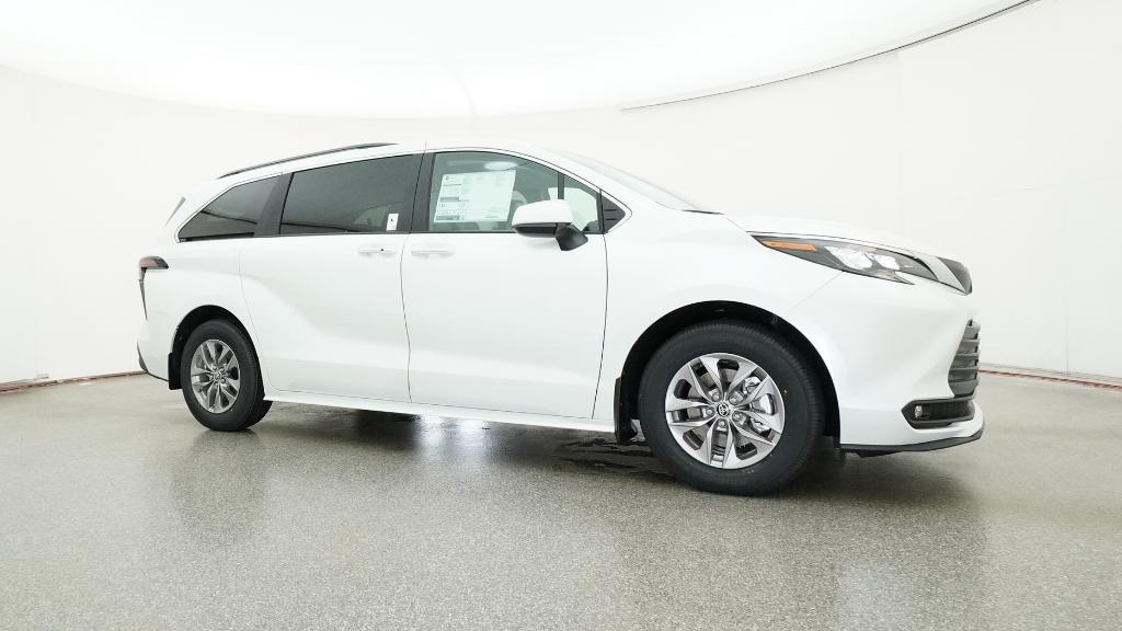 New 2026 Wind Chill Pearl Toyota XLE image 19