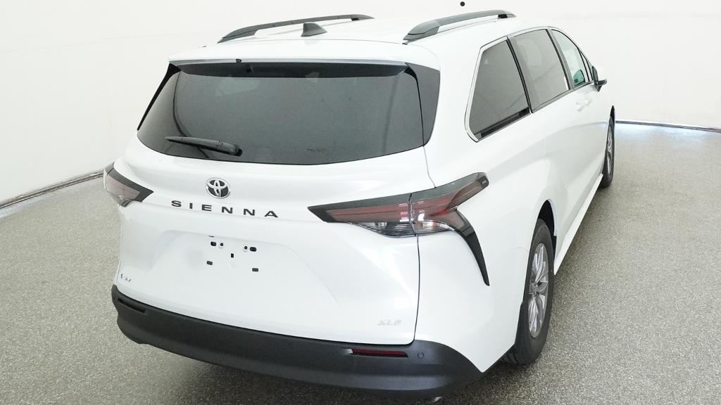 New 2026 Wind Chill Pearl <sup>1</sup> Toyota  XLE image 22