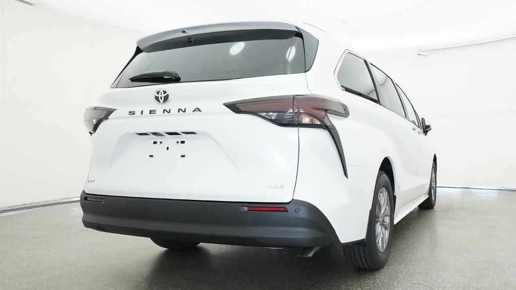 New 2026 Wind Chill Pearl <sup>1</sup> Toyota  XLE image 21
