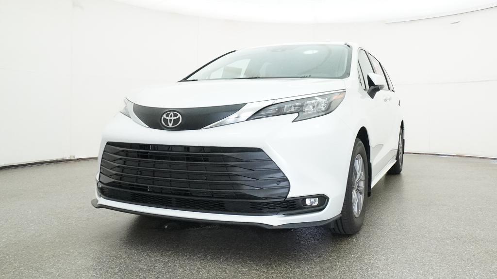 New 2026 Wind Chill Pearl <sup>1</sup> Toyota  XLE image 19