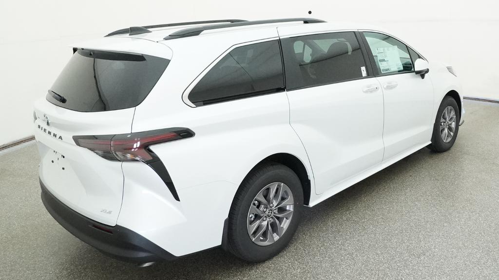 New 2026 Wind Chill Pearl <sup>1</sup> Toyota  XLE image 18