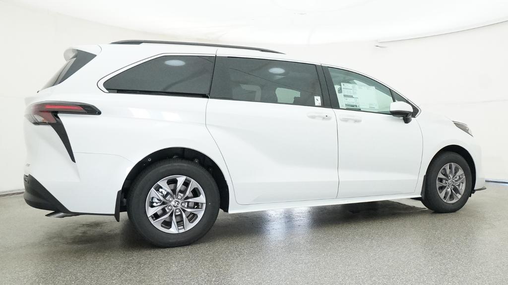 New 2026 Wind Chill Pearl <sup>1</sup> Toyota  XLE image 15