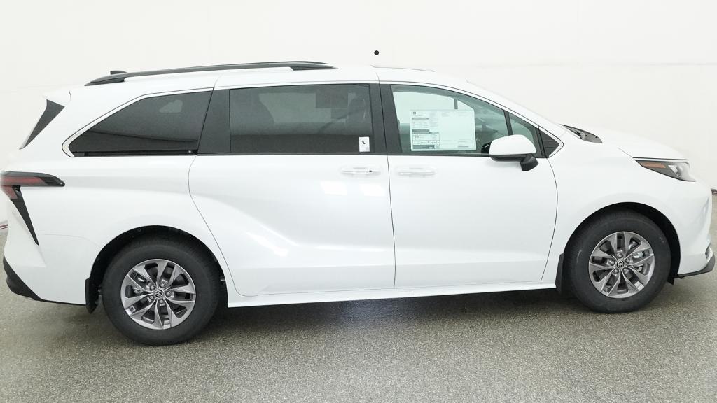 New 2026 Wind Chill Pearl <sup>1</sup> Toyota  XLE image 14