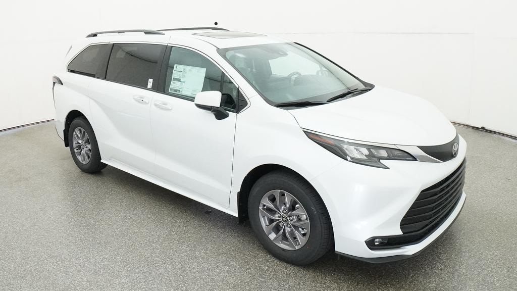 New 2026 Wind Chill Pearl <sup>1</sup> Toyota  XLE image 10