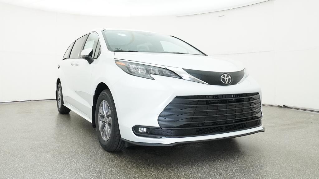 New 2026 Wind Chill Pearl <sup>1</sup> Toyota  XLE image 7