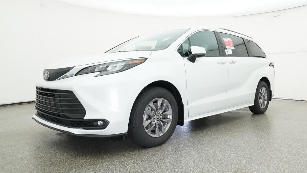 New 2026 Wind Chill Pearl <sup>1</sup> Toyota  XLE image 6