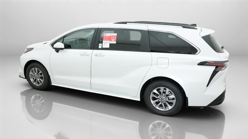 New 2026 Wind Chill Pearl Toyota XLE image 35