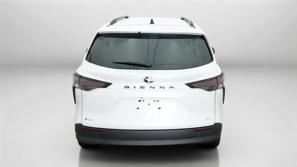 New 2026 Wind Chill Pearl Toyota XLE image 32