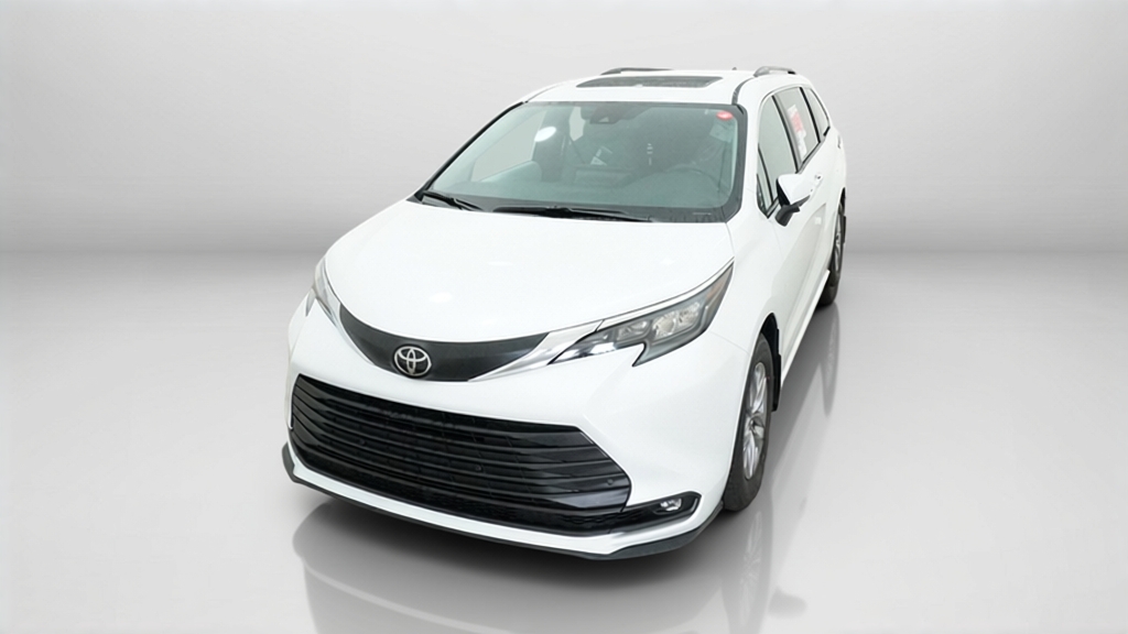 New 2026 Wind Chill Pearl Toyota XLE image 30