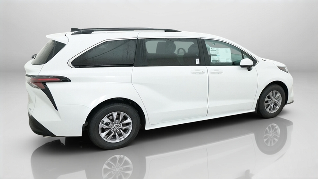 New 2026 Wind Chill Pearl Toyota XLE image 28