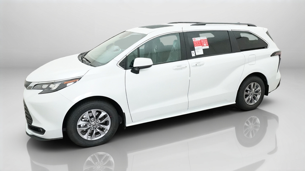 New 2026 Wind Chill Pearl Toyota XLE image 23